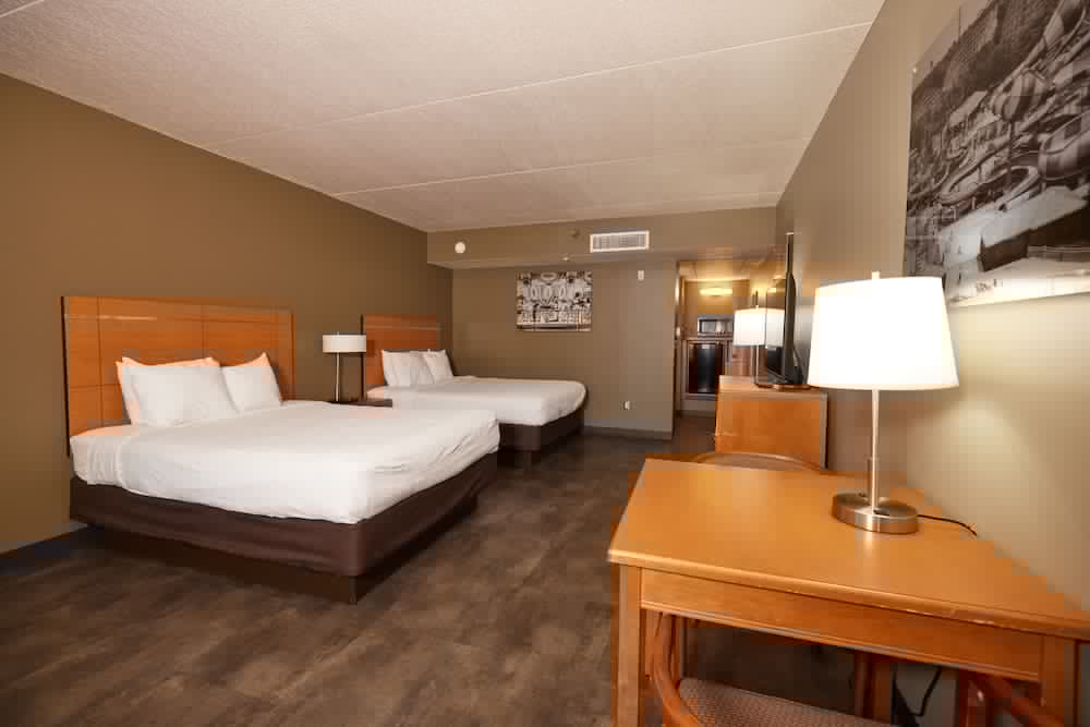 Adventureland Inn 11/27