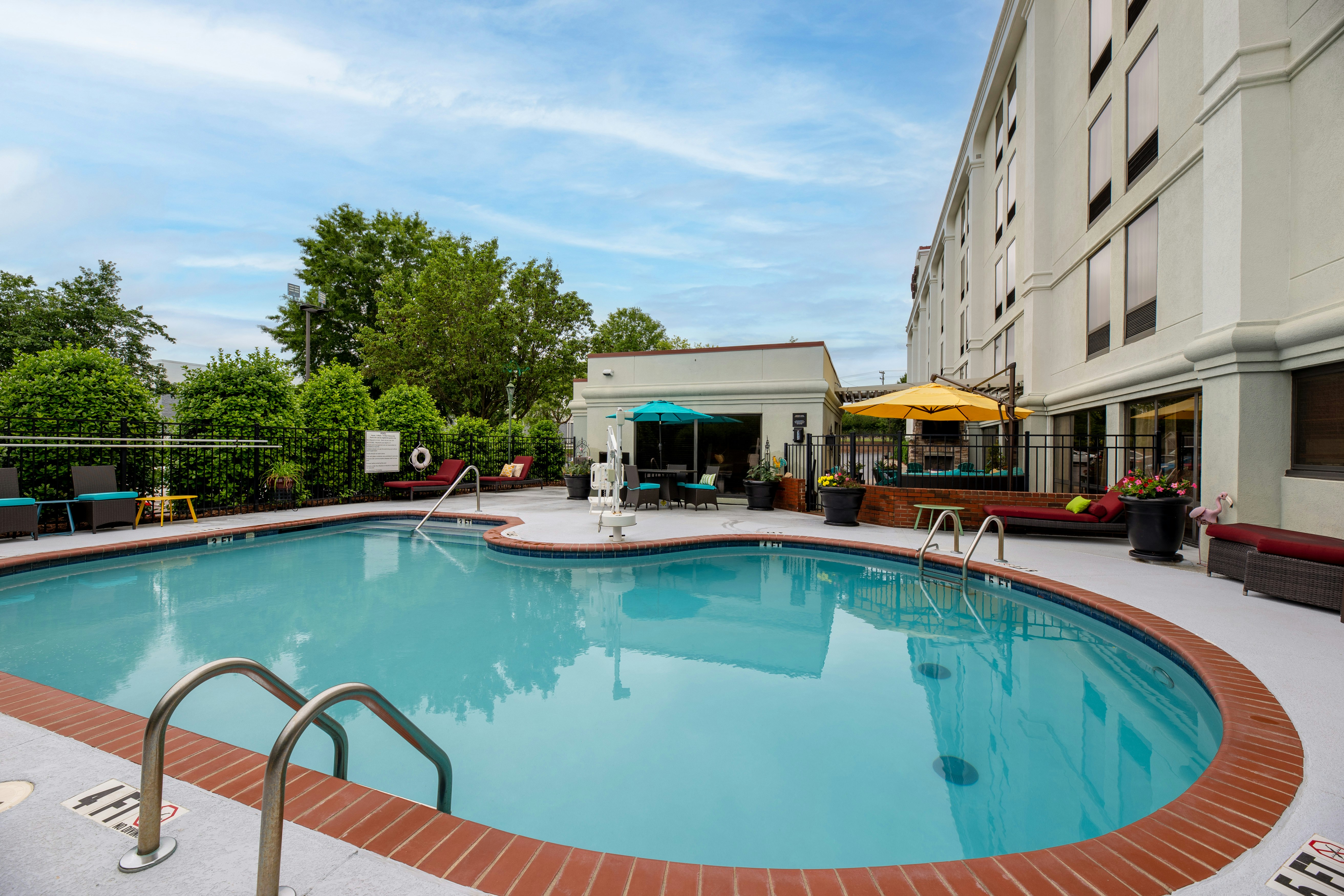 Hampton Inn Hanes Mall Winston-Salem 3/40