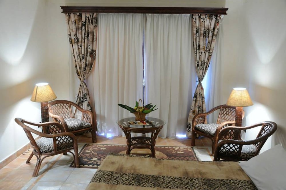 Africana Hotel & Spa 61/69