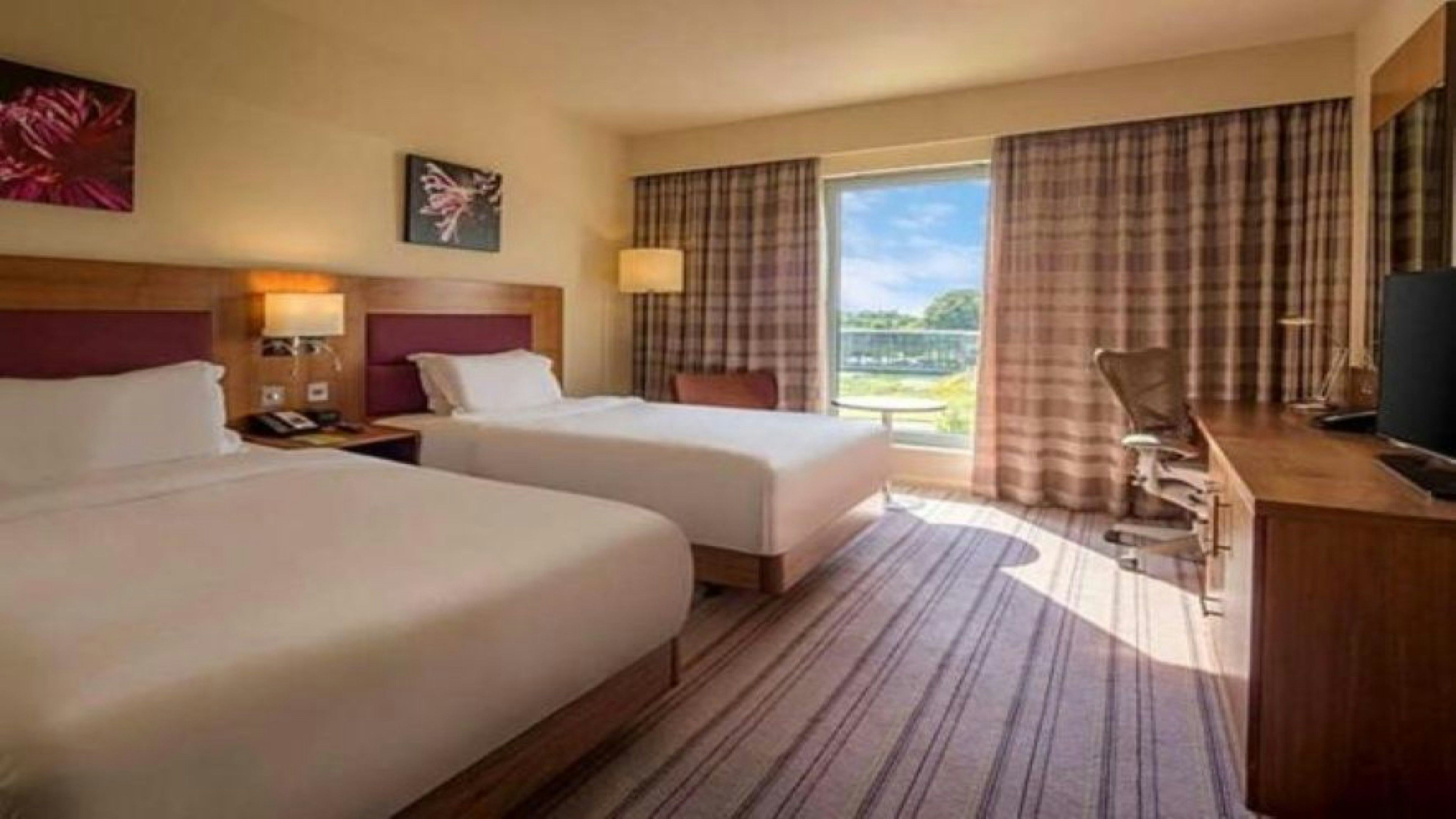London Luton Vale Hotel 12/37