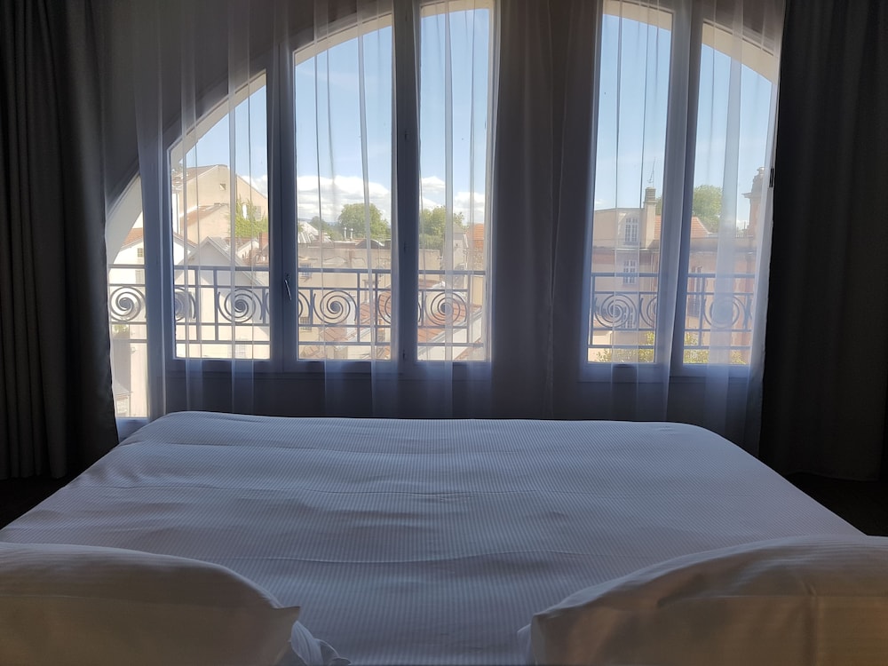 Hotel De Grignan 33/64
