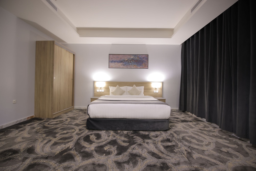 1 Bedroom, Deluxe, King Bed, City View