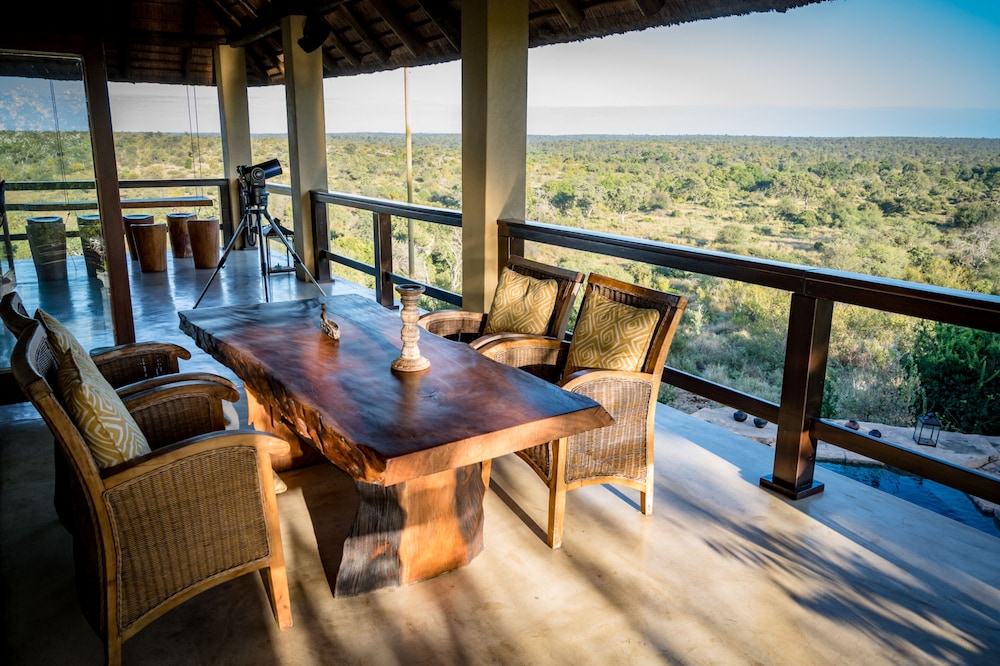 Makumu Private Game Lodge 33/50