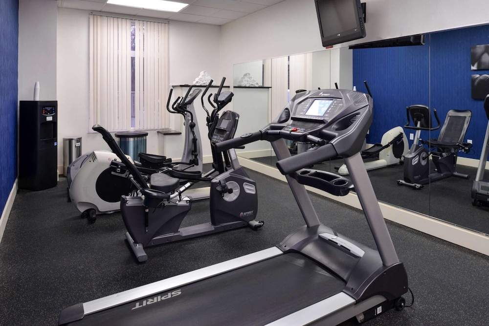 Country Inn & Suites By Radisson Nashville Airport TN 39/70