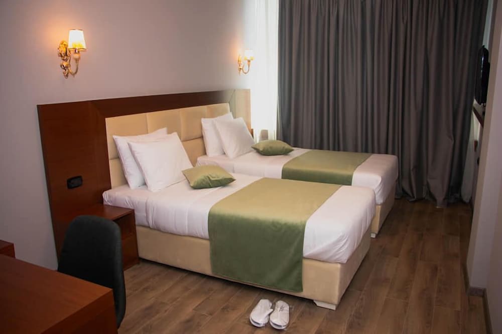 Albanopolis Hotel 24/60