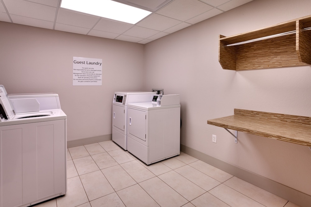Holiday Inn Express Suites Phoenix West Buckeye 9/59