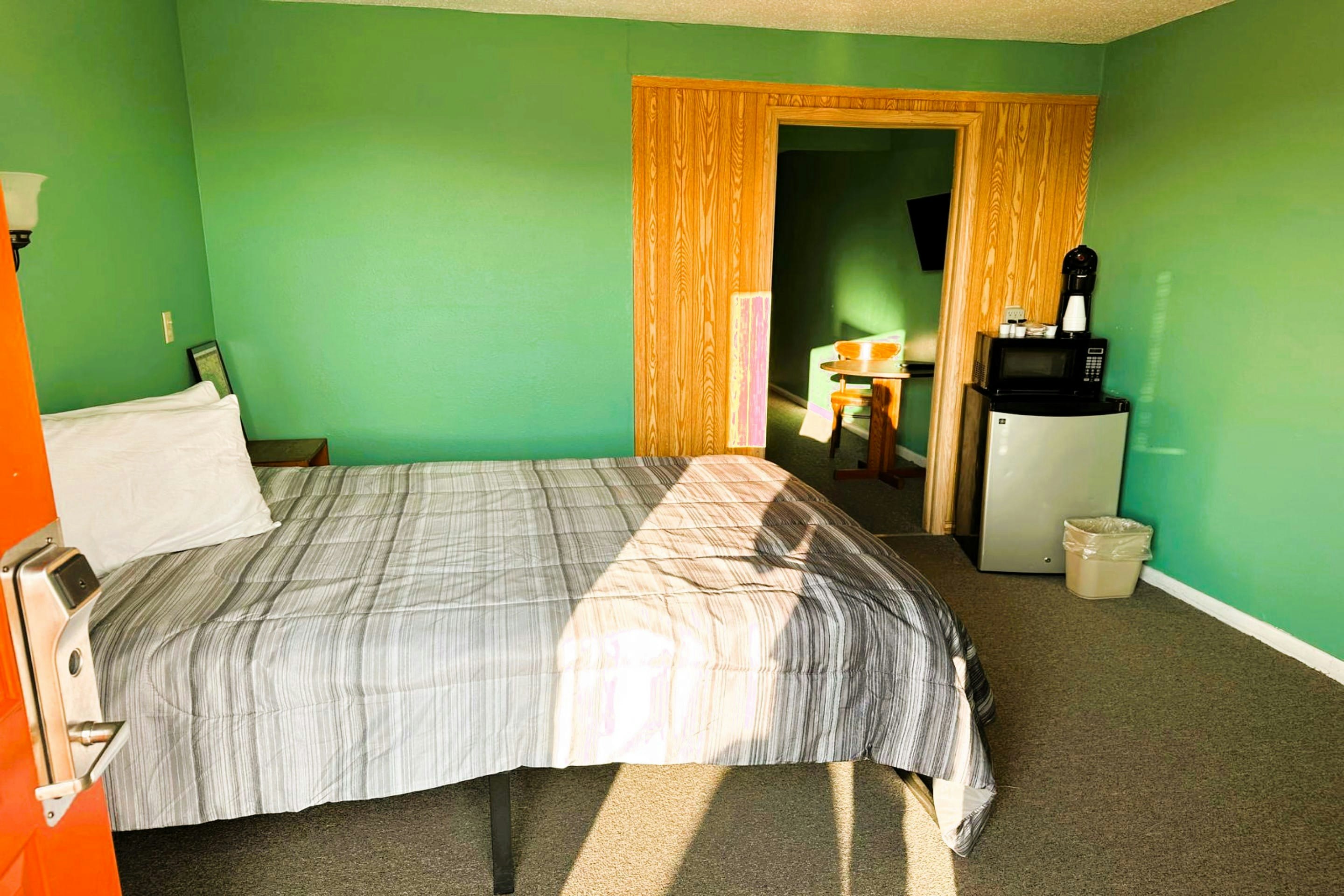 Love Hotels Kadoka by OYO at Badlands SD 15/33