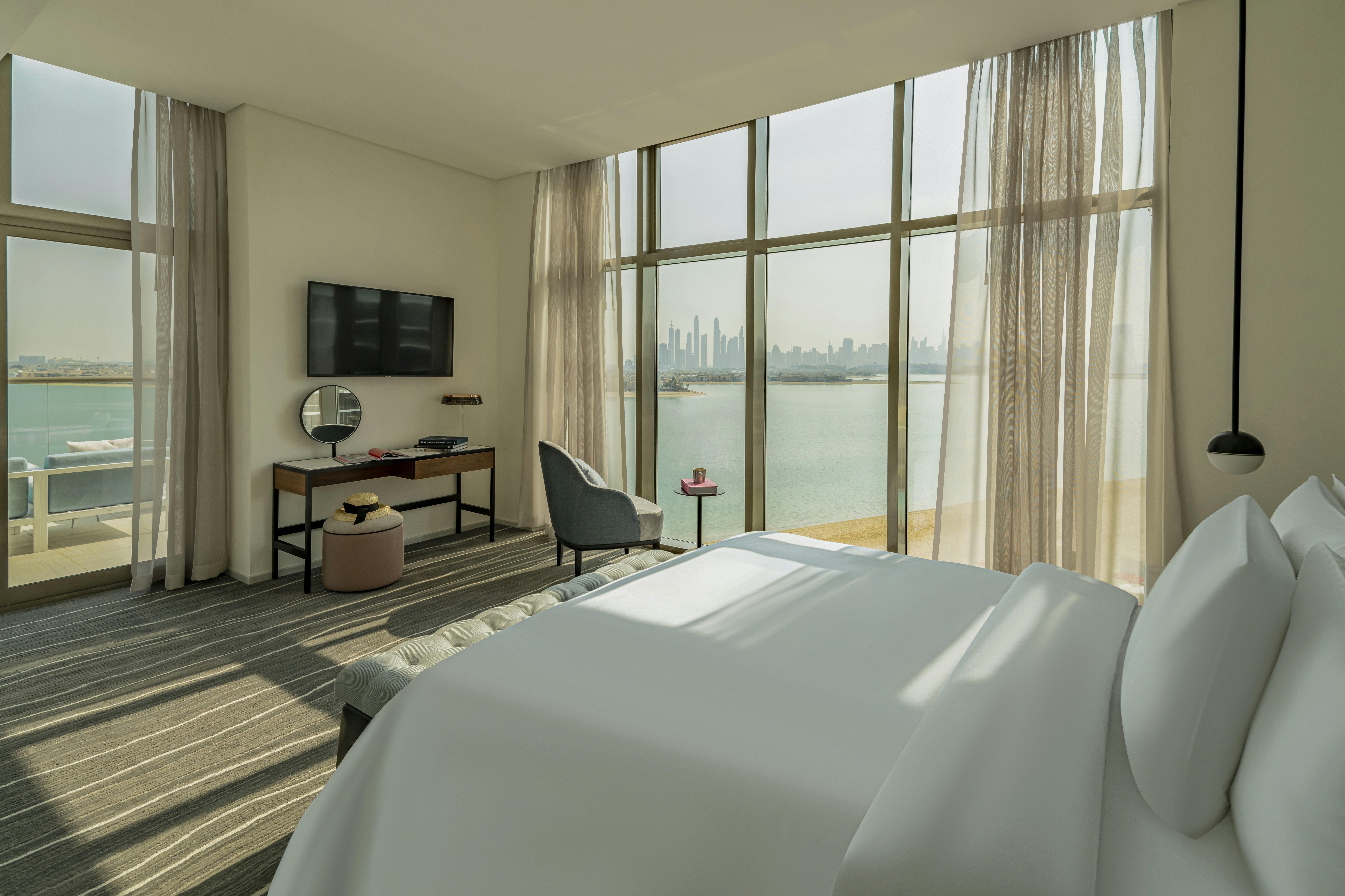 Th8 Palm Dubai Beach Resort, Vignette Collection 14/50