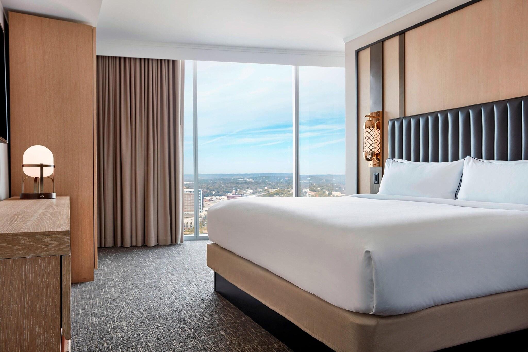 Executive, Suite