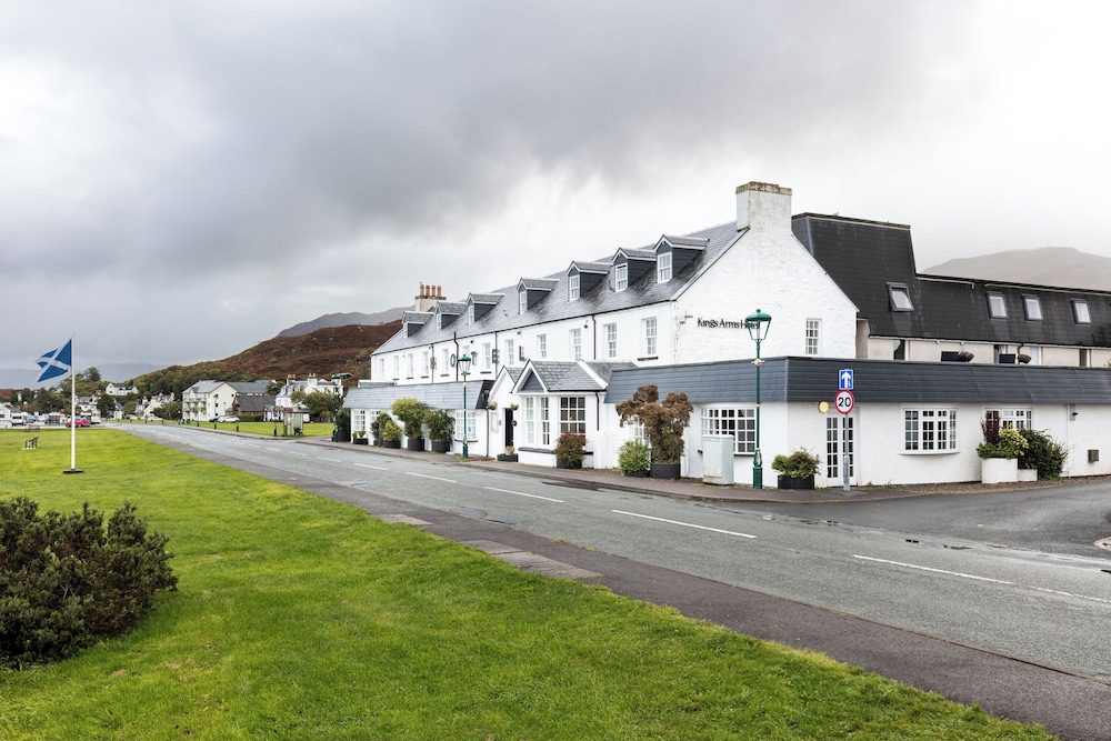 Kings Arms Hotel Skye 56/63