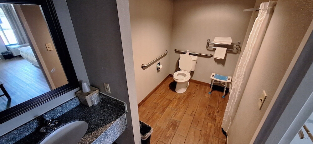 Motel6 Knoxville, TN - East 46/50