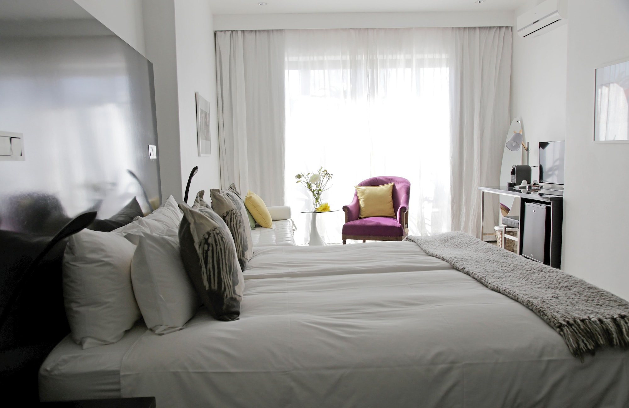 Pool, Art, Deluxe, King Bed