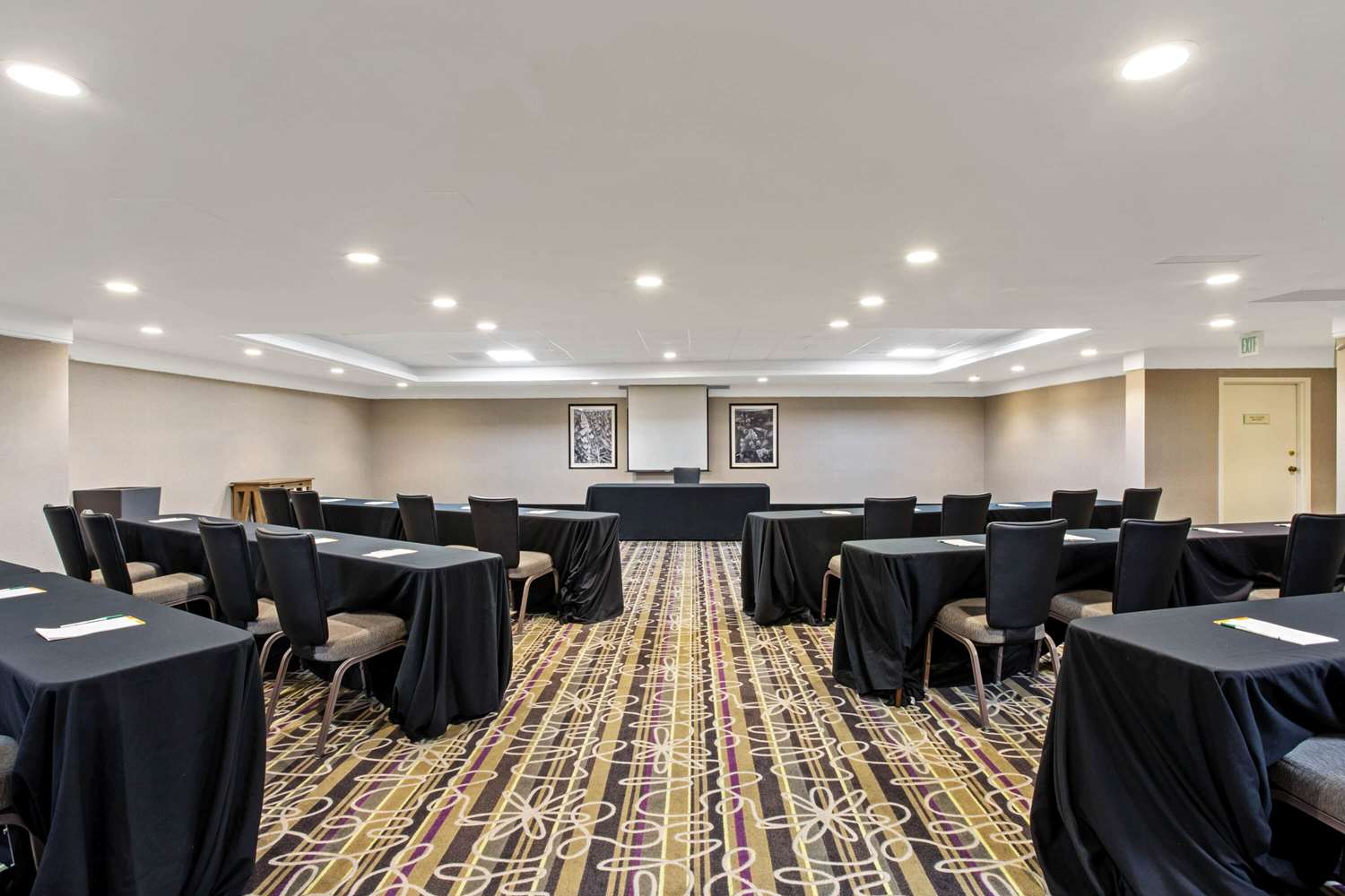 La Quinta Inn & Suites by Wyndham Boston Andover 23/26