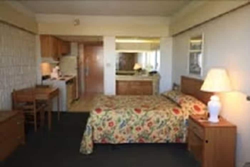 Padre South Hotel On The Beach 5/50
