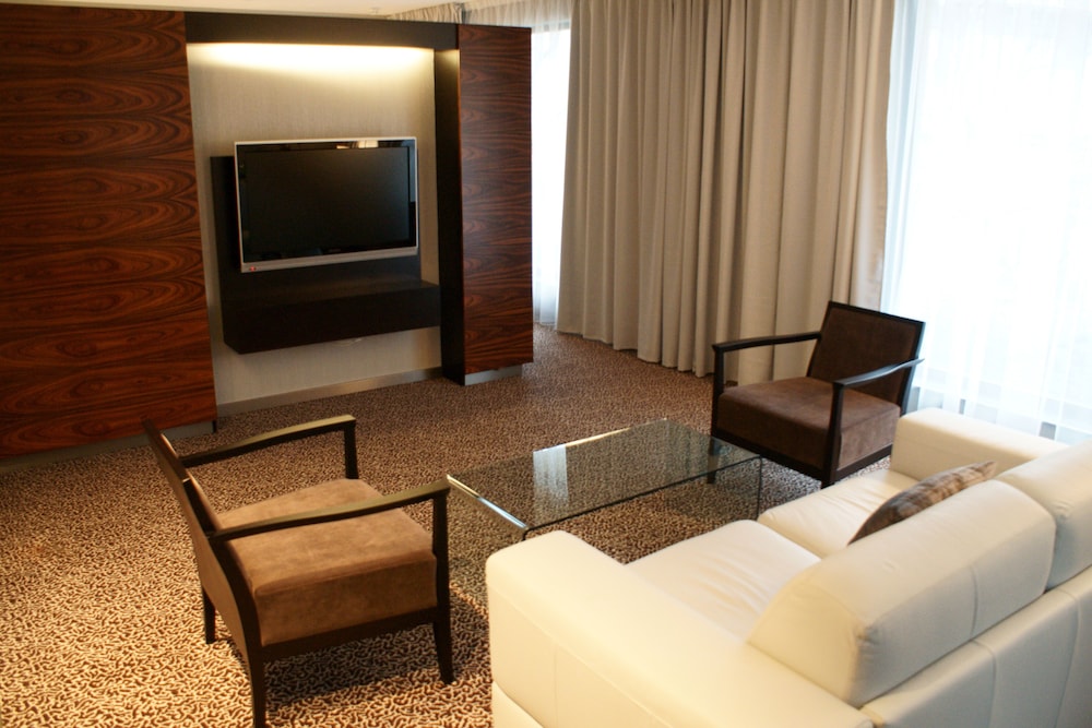 Hotel Avance 32/69