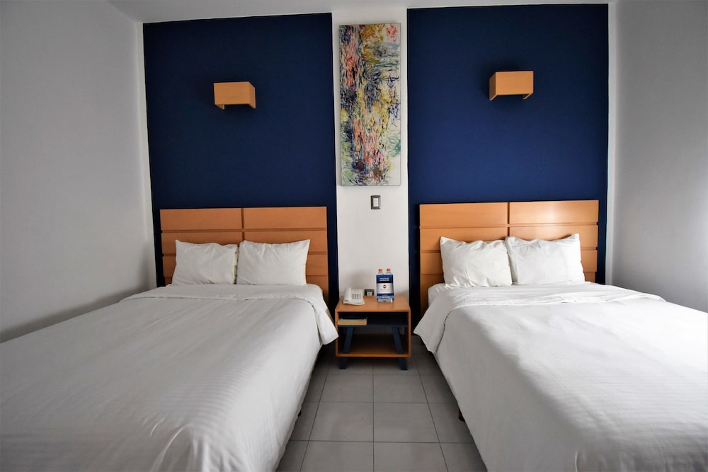 Mexico Inn Express Salamanca 19/68