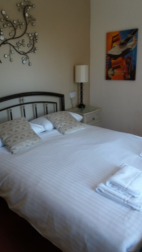 The Groveside Guest House 15/48