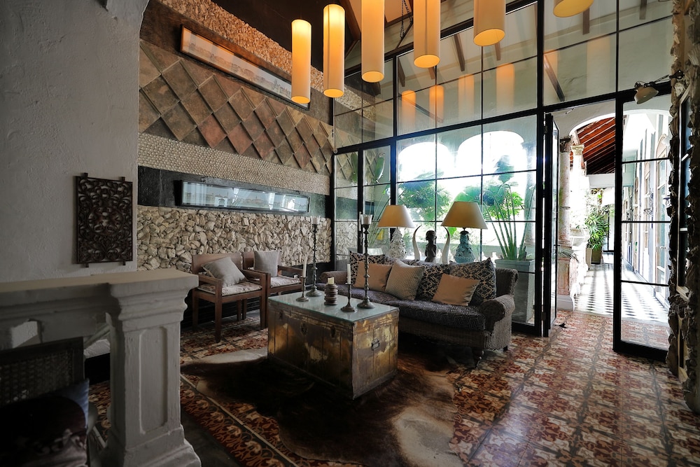 Hotel Casa Lola Deluxe Gallery 58/77