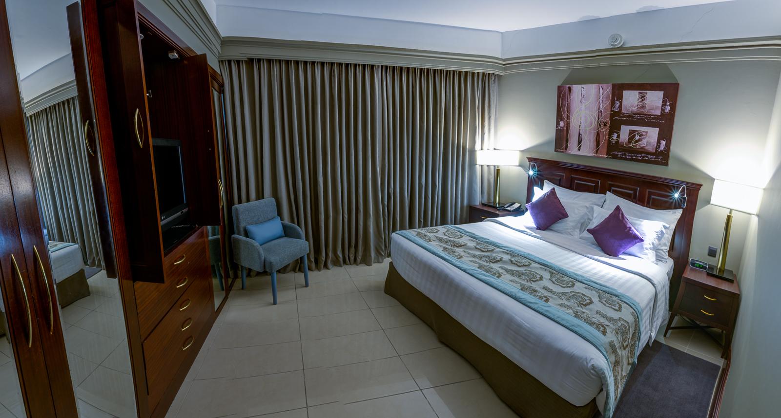 Deluxe, Suite