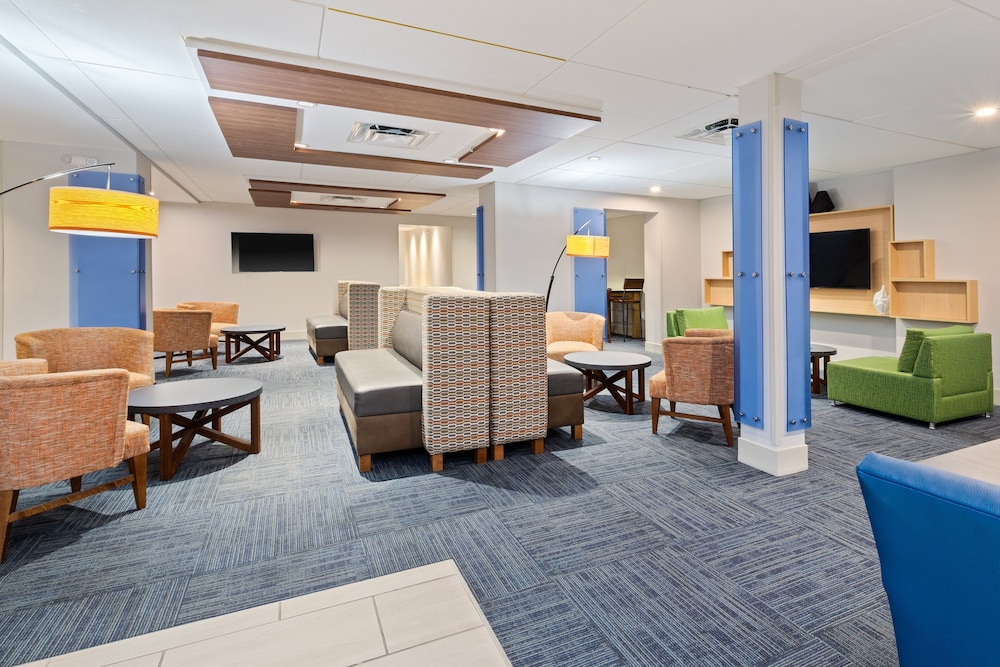 Holiday Inn Express Ft Lauderdale Cruise Airport 40/55