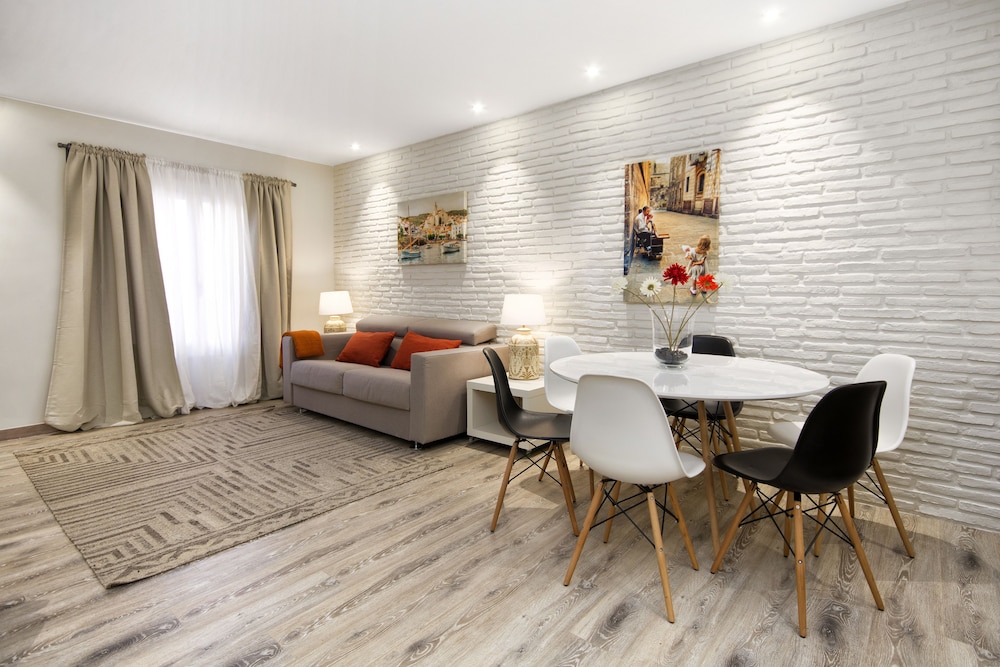 Mercedes Heritage Barcelona Apartments 28/48