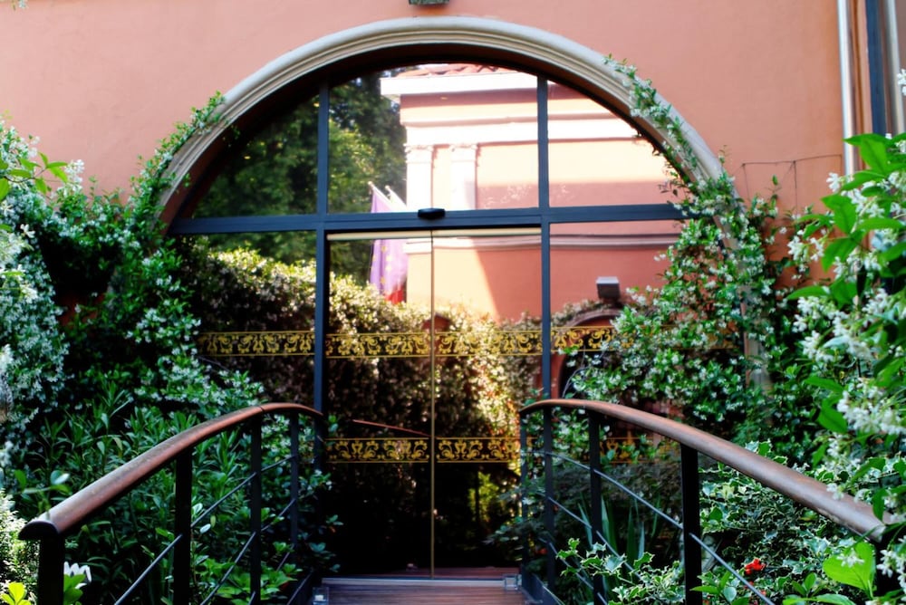 HOTEL DEI PITTORI 36/64