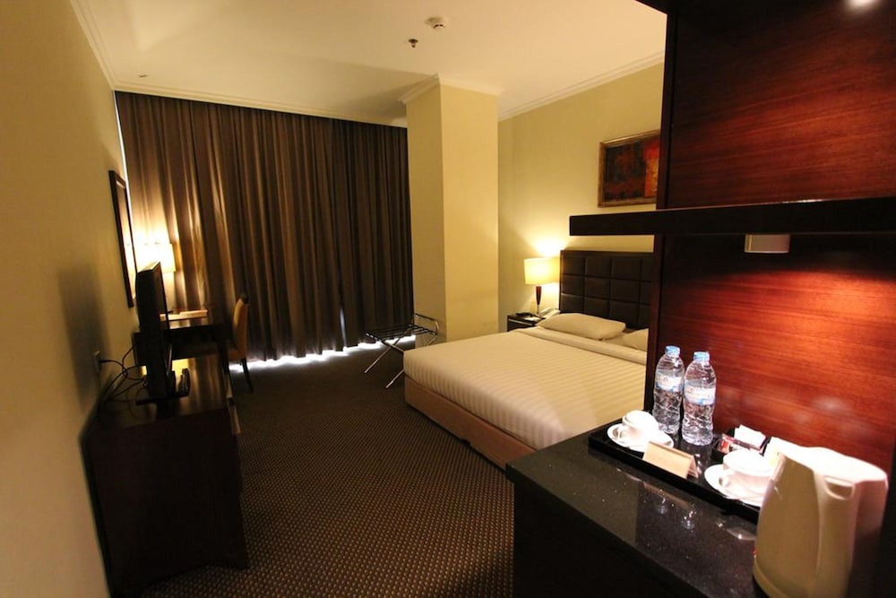 Harmoni One Convention Hotel and Service Apartments 20/65
