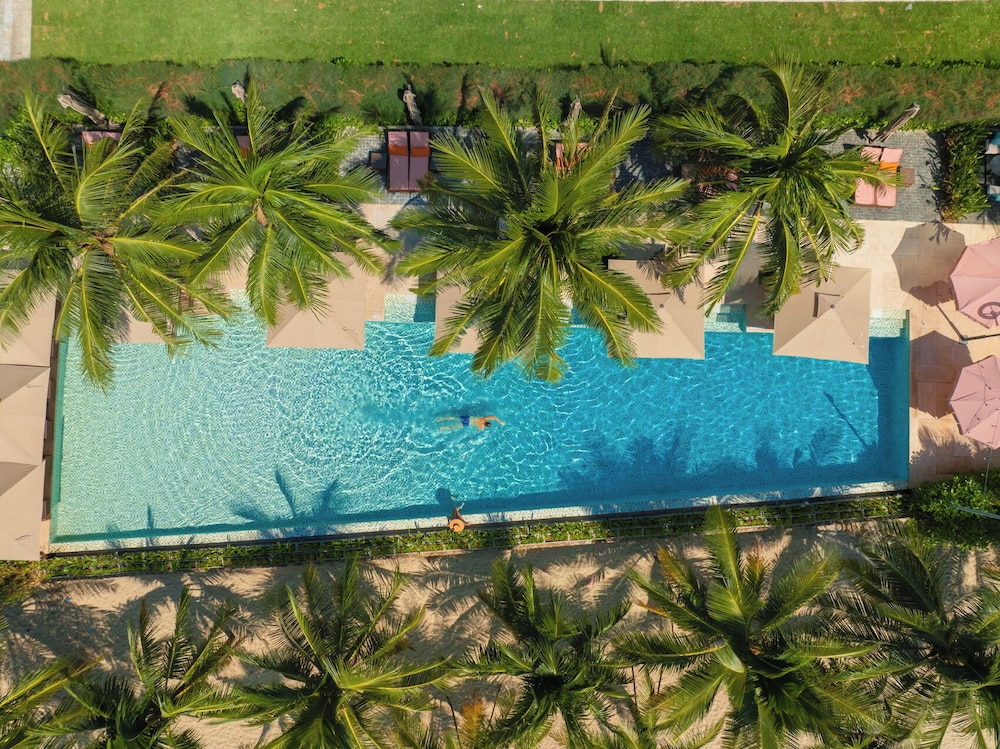 Signature By M Village Beach Front Hotel, a brand of Modern Village Lifestyle 47/50