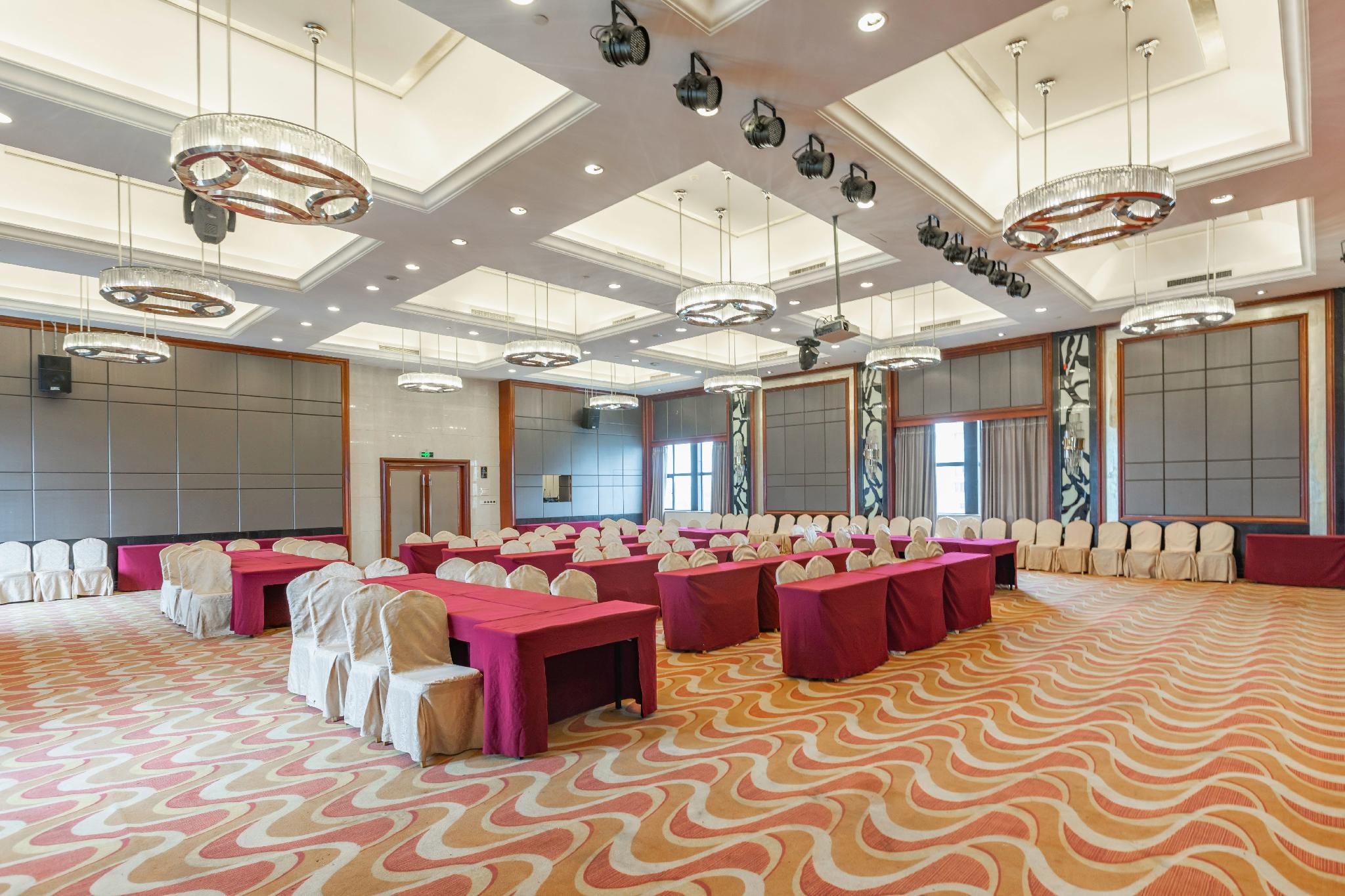 Guomao Hotel 24/35
