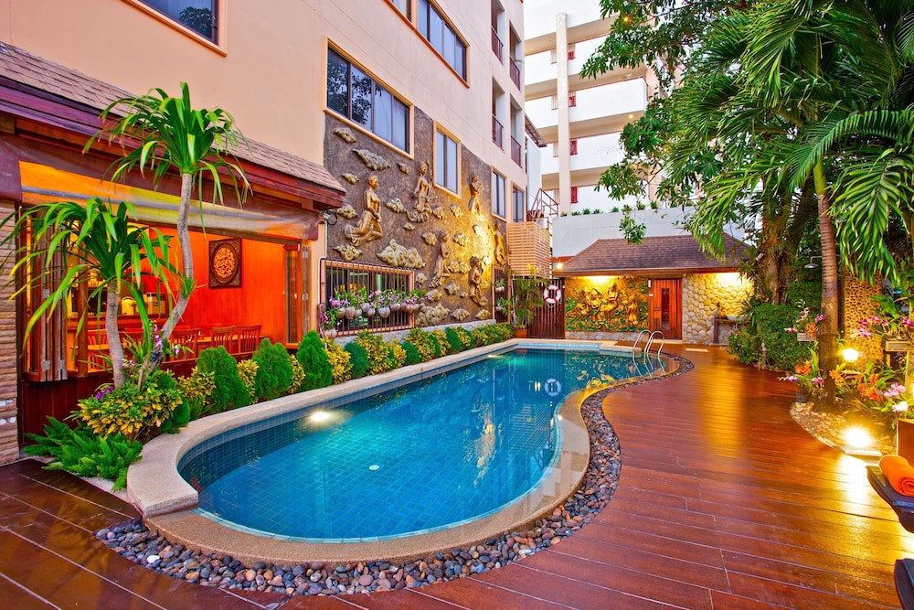 Orchid Garden Hotel 7/64