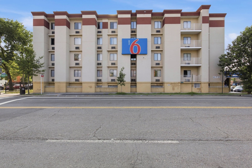 Motel6 Washington, DC 58/66