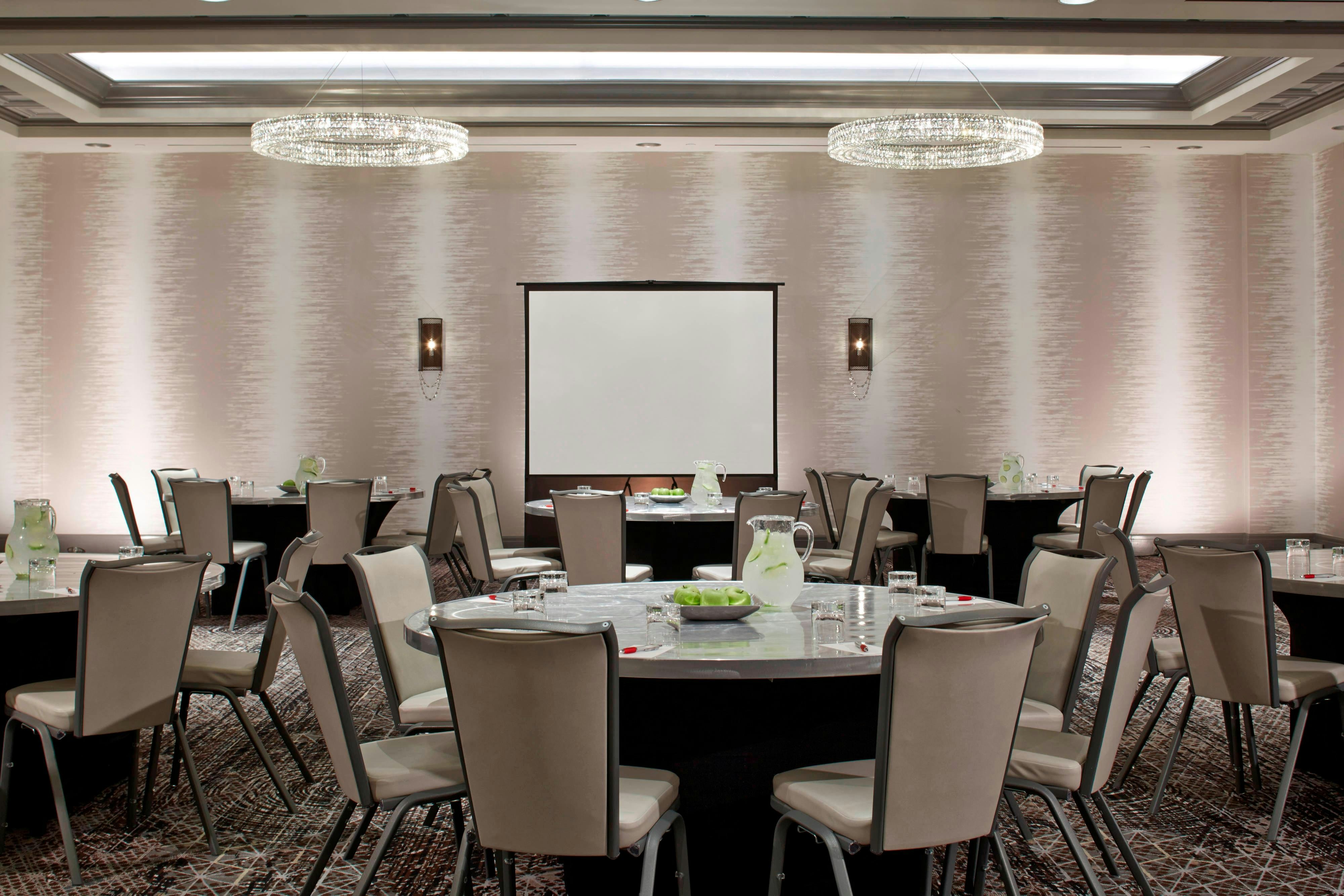 Rochester Airport Marriott 50/55
