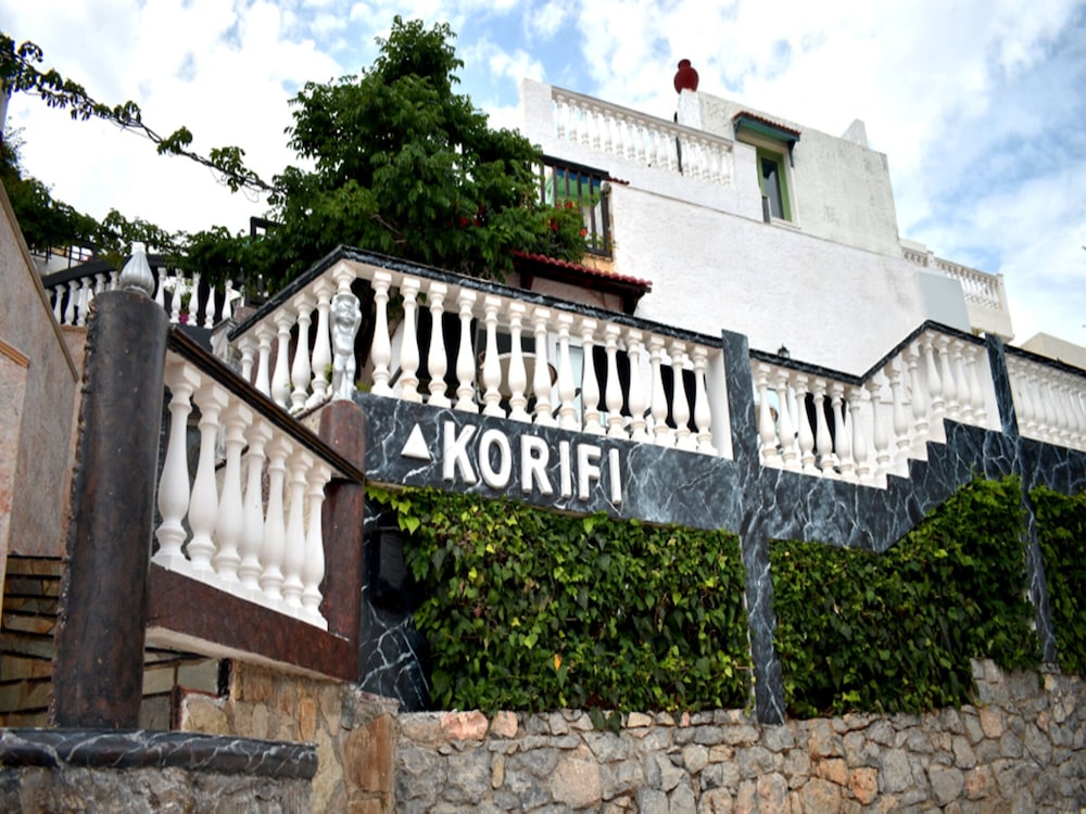 Korifi Suites Art Hotel photo4