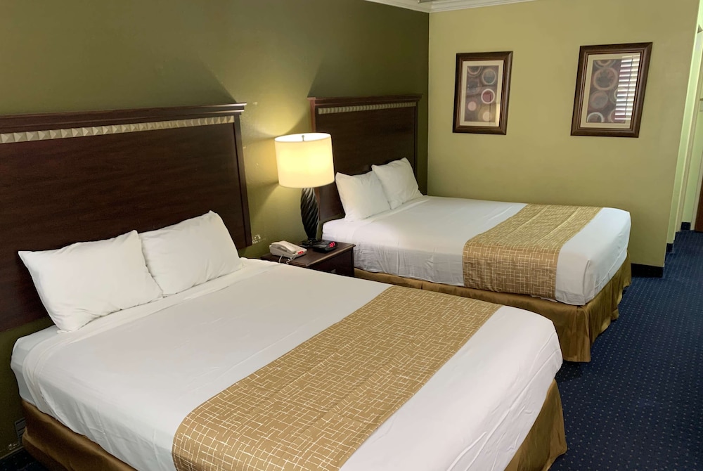 Travelodge by Wyndham Odessa 10/30
