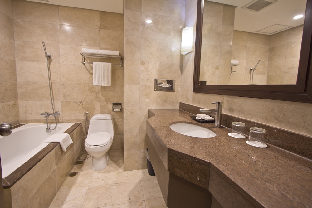 Crown Regency Hotel Makati 18/50