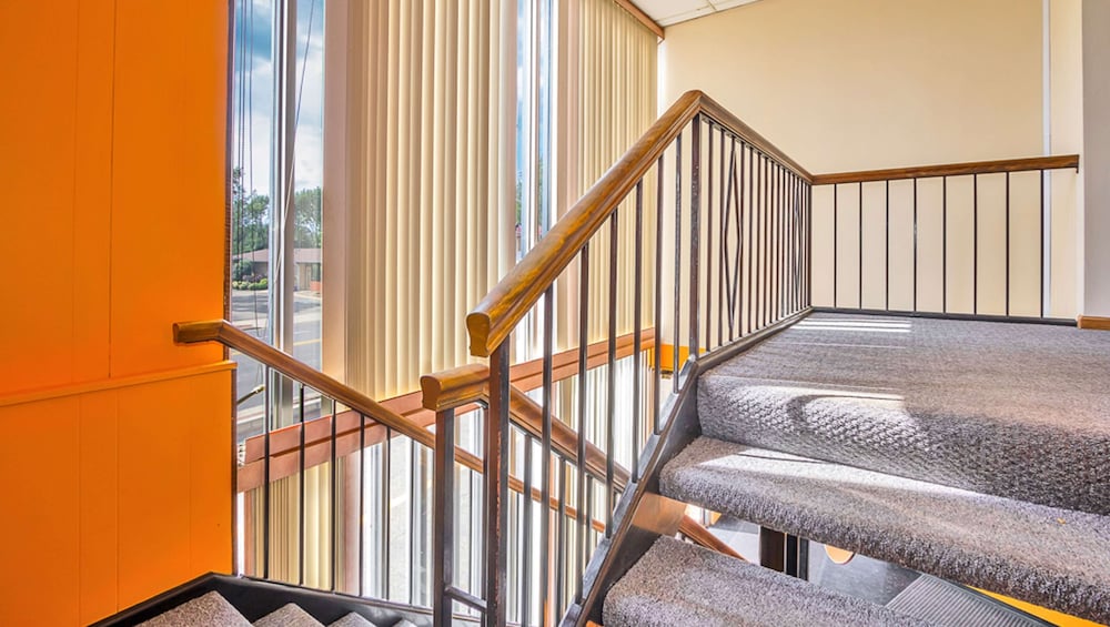 M Star Hotel North Canton 39/47