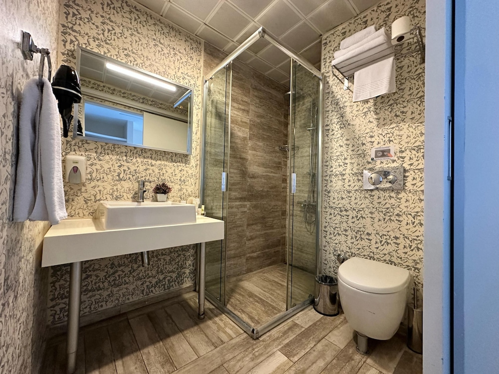 Tempo Hotel 4levent Istanbul 56/57