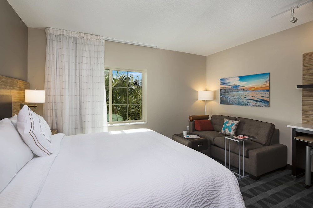 TOWNEPLACE SUITES BY MARRIOTT FORT MYERS ESTERO 10/50