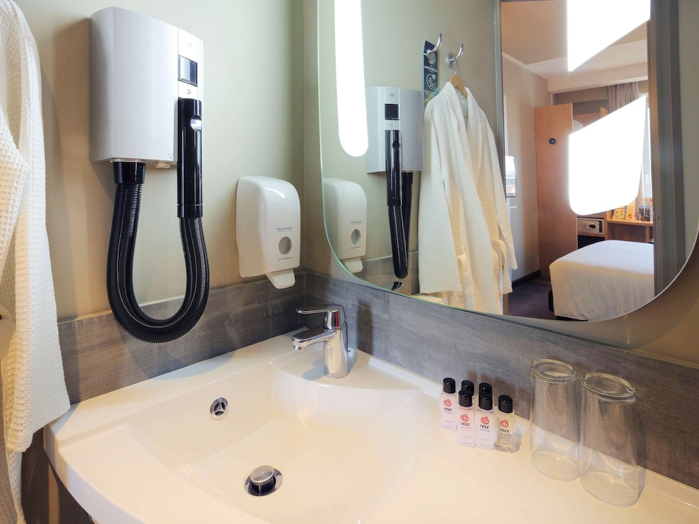 Ibis Yerevan Center 34/67