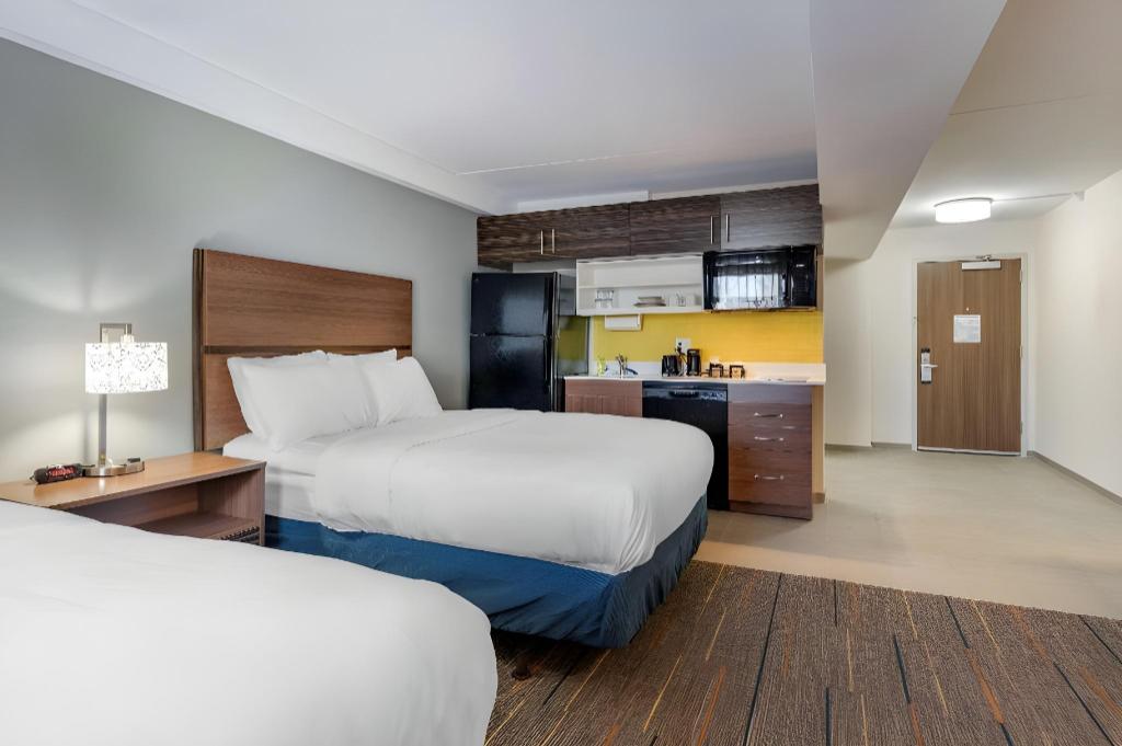 EFFICIENCY, SUITE, 2 DOUBLE BEDS