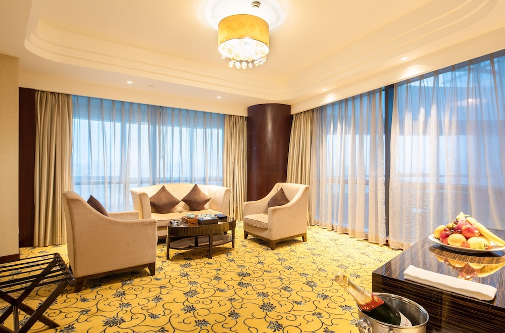 L Gem Hotel 26/50