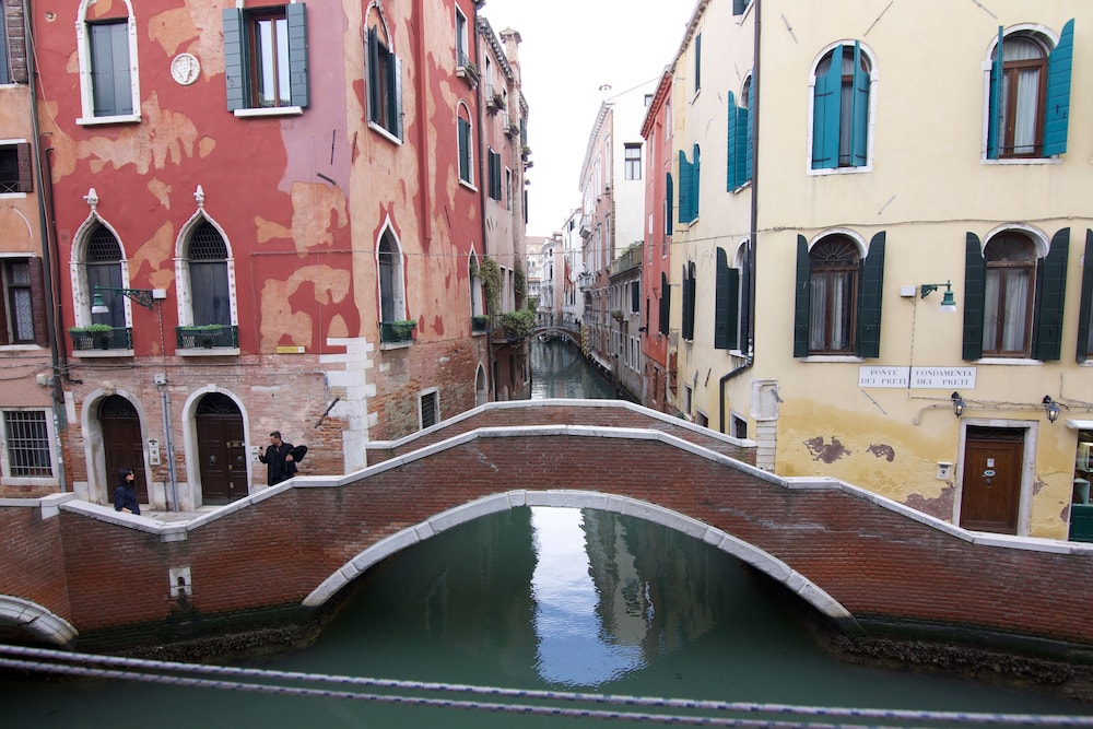 Charming Venice Apartments 73/78