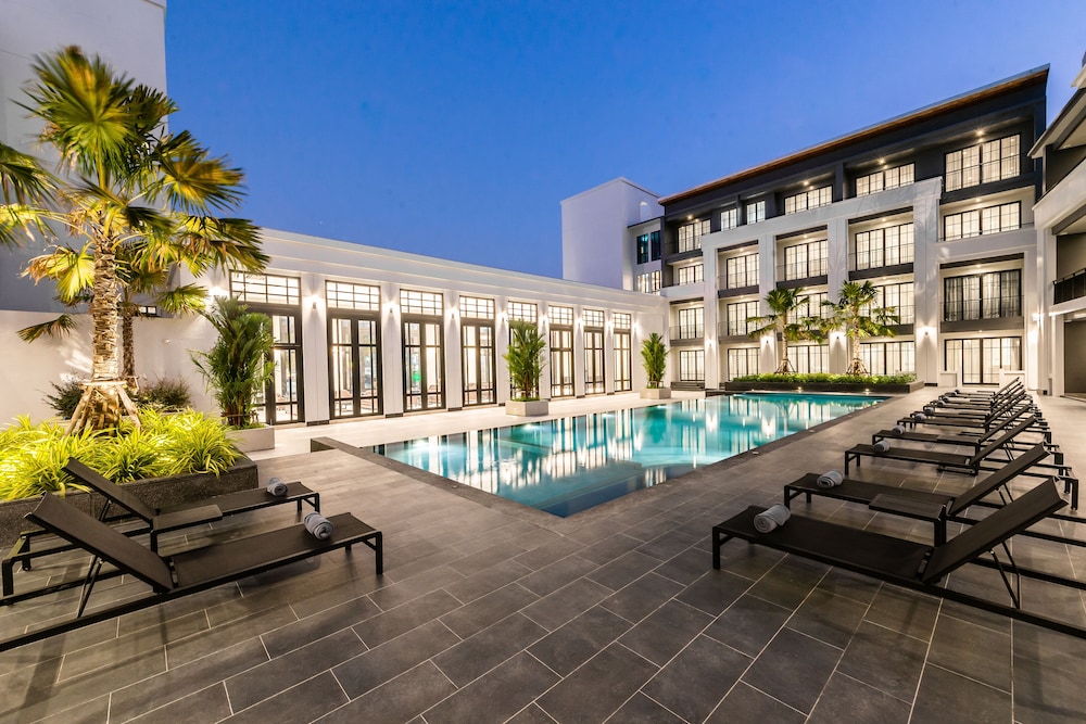 One Patio Hotel Pattaya 65/69
