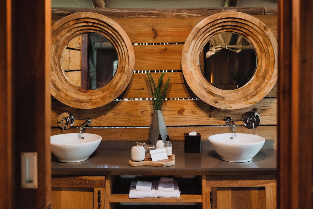 Summerfields Rose Retreat Spa 48/50