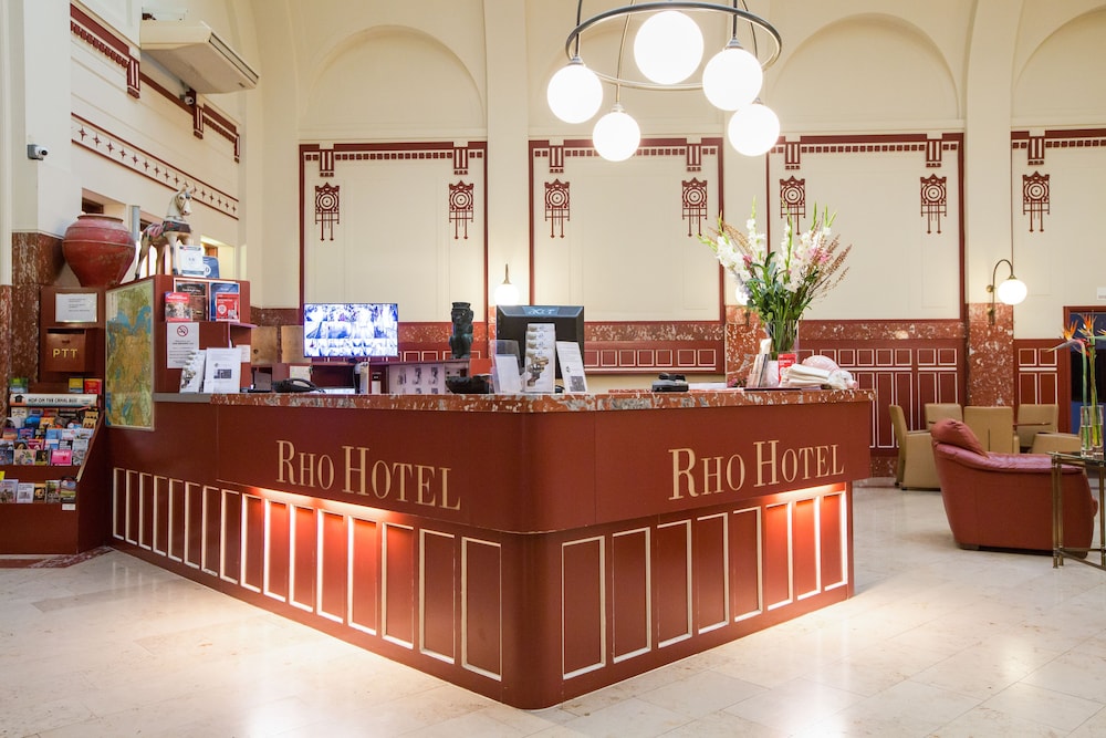 Rho Hotel 6/50