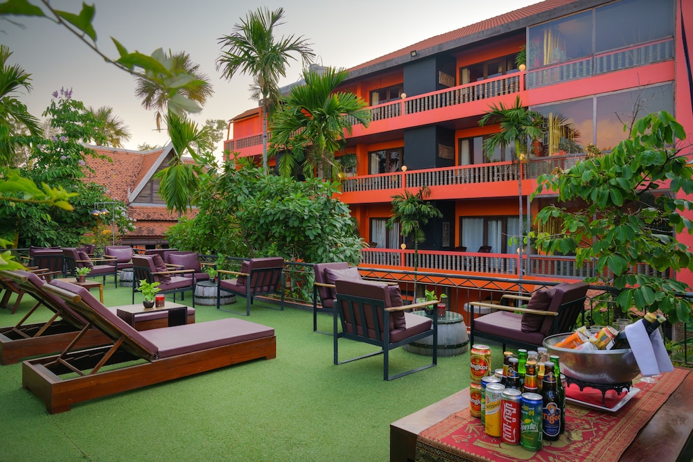 Golden Temple Hotel 8/72
