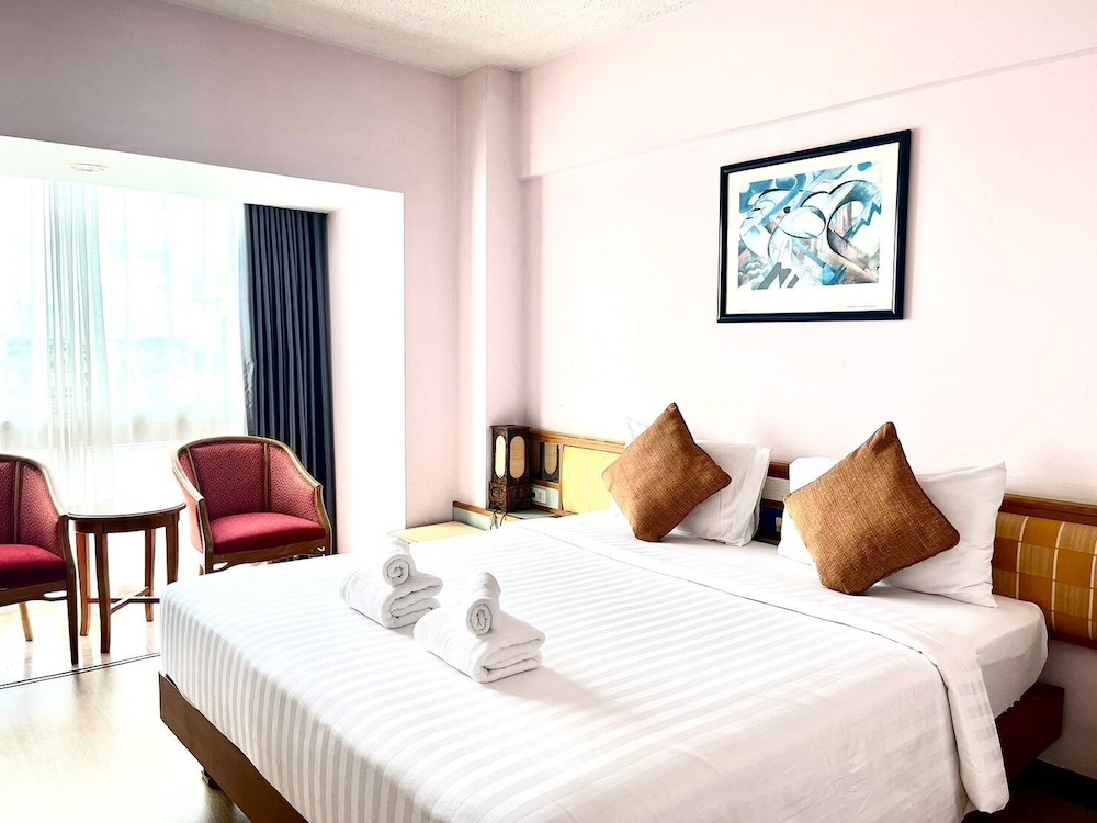 Asian Hotel Hatyai 23/72