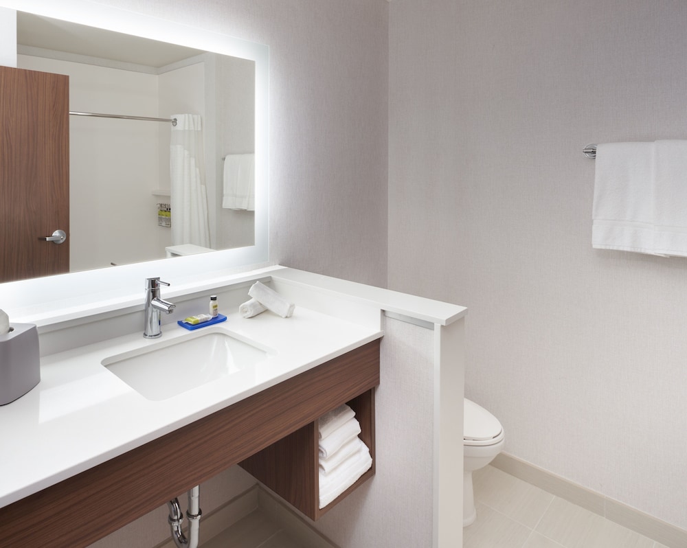 Holiday Inn Express Doral Miami 21/56