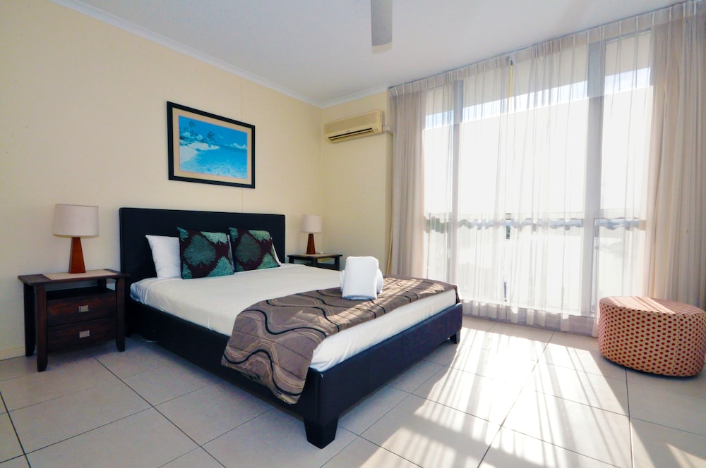 2 BEDROOMS, SUPERIOR