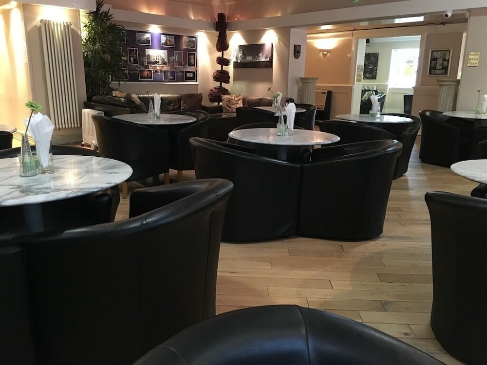 Lord Nelson Hotel 22/24